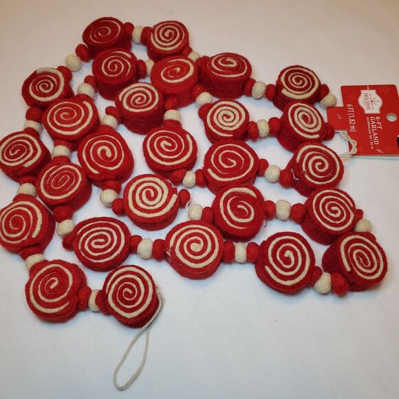 6 Foot Peppermint Swirl Candy Garland Felted Wool Red White Holiday Christmas - Picture 3 of 6